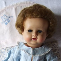 Une poupée Raynal
