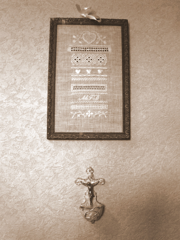 Broderie de Schwalm et petits souvenirs